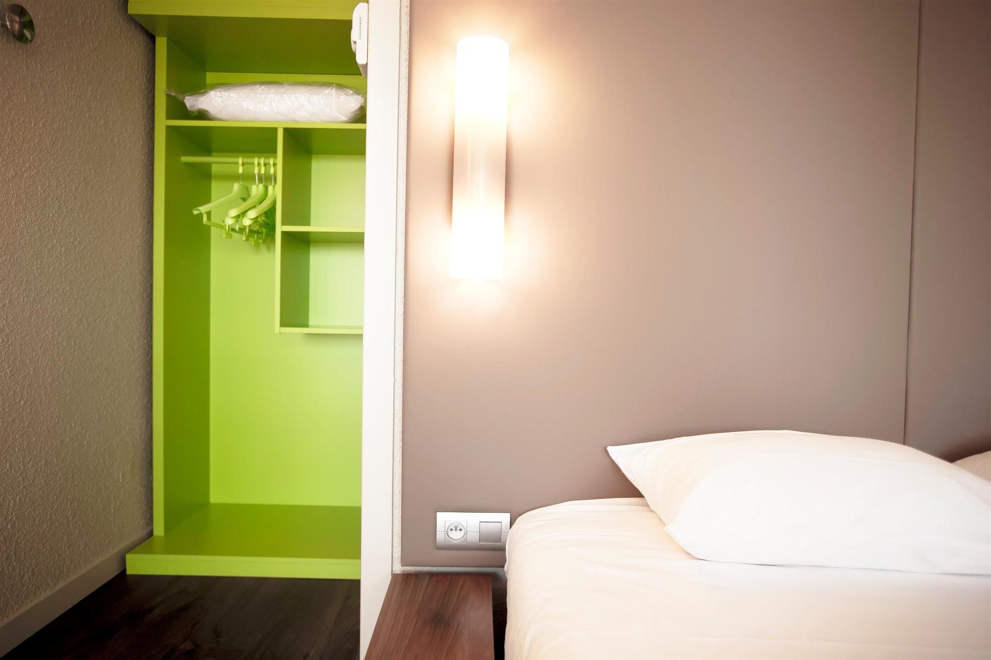 B&B Hotel Avignon Sud Parc Des Expositions Buitenkant foto