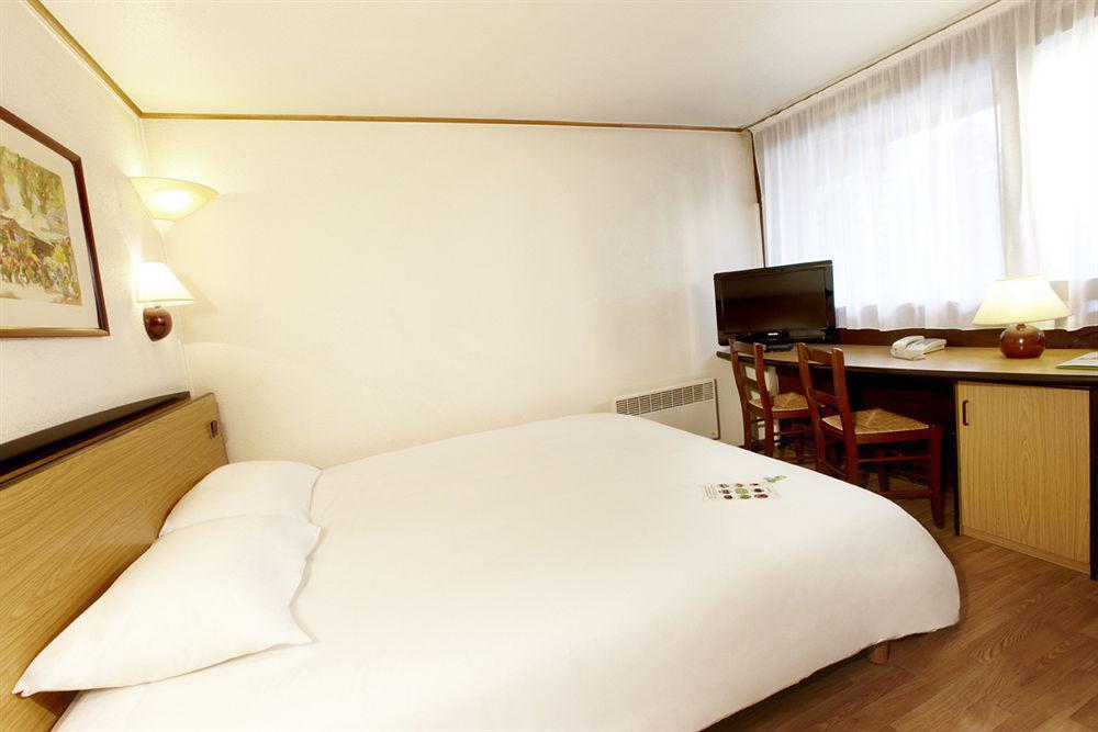 B&B Hotel Avignon Sud Parc Des Expositions Buitenkant foto